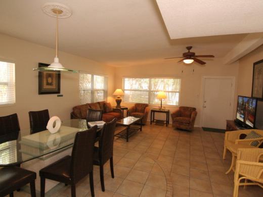 Large 2 Bedroom Unit Photo 2