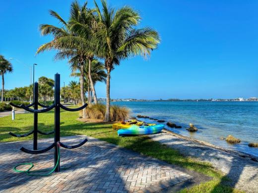 Bird Key Park - Kayak Launch and Rinsing Rack Photo 4