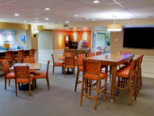 963_720x480.jpg - Best Western Plus-Breakfast Room/Coffee Bar Photo