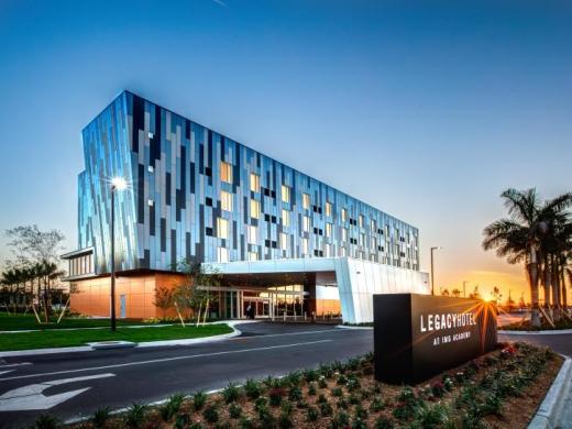Legacy Hotel - Welcome Entrance Photo 2