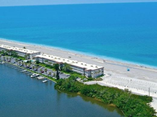 828_640x483.jpg - Fisherman's Cove: 1, 2 & 3 bedroom units on the southern end of Siesta Key at Turtle Beach Photo