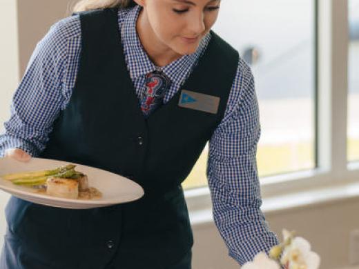 Dining - Members and guests enjoy a la carte dining 6 days a week. Photo 2