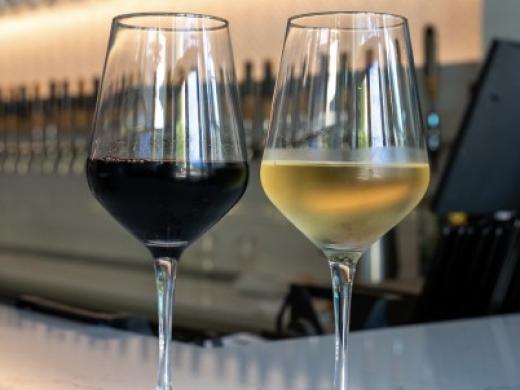 99 Bottles, wine bar Photo 31