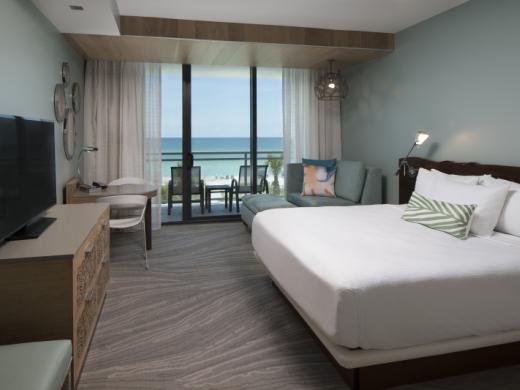 King Gulf View Guest Room - Enjoy spacious guest rooms and suites that reflect the laid back elegance of Florida's Gulf Coast Photo 2