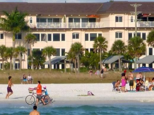 7469_640x480.jpg Photo