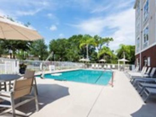 Holiday Inn Pool Photo 3
