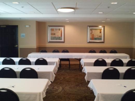 3041_640x480.jpg - Call us to host your next meeting or event. Photo 5