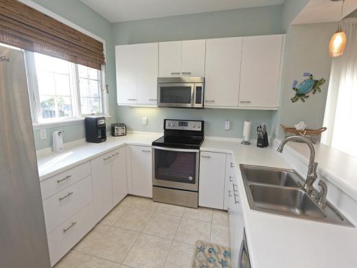 Typical Kitchen Photo 14