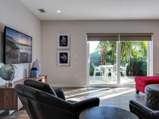 Living area - Living Area Photo