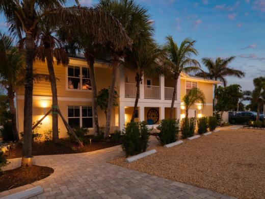 Escape Resort Lobby Photo 9