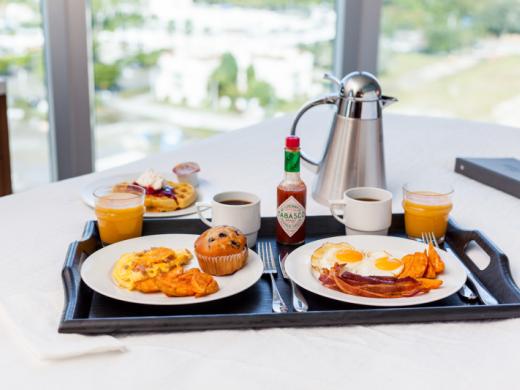 Embassy Suites Sarasota breakfast in bed Photo 2