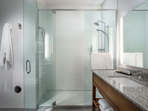 Guest Room Restroom Photo 12