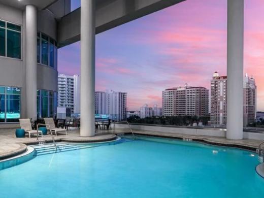 Pool Embassy Photo 8