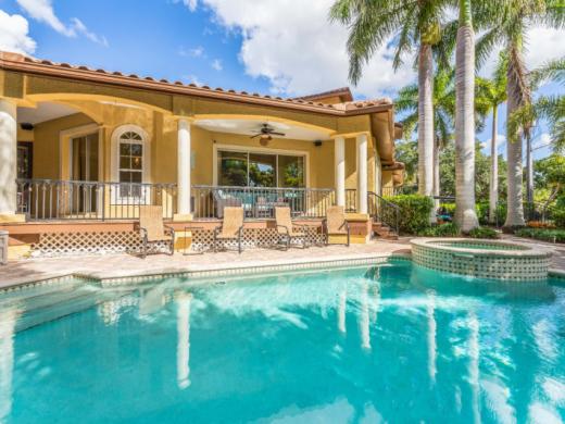 Villa Buena Vida - 3 bed, 5 baths, game room, pool and hot tub. Fido Friendly Photo 2