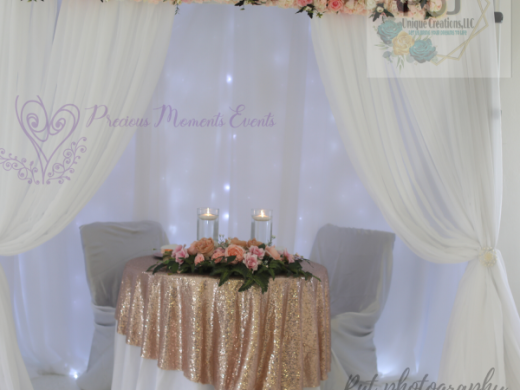 Sweetheart table - Divine Chapel of Love Sweetheart table Photo 2