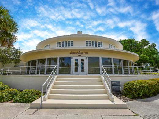 "John Chidsey” Bayfront Community Center - The "John Chidsey” Bayfront Community Center is attached to the west side of the historic Sarasota Municipal Auditorium. This quaint little venue has ... Photo