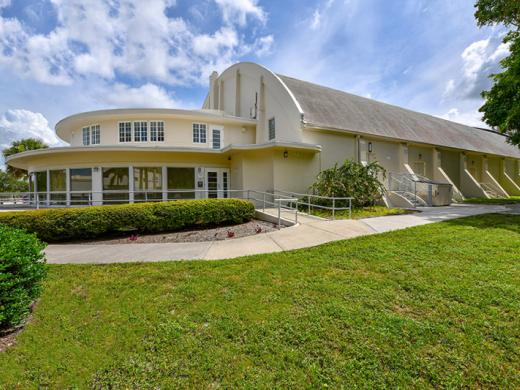 "John Chidsey” Bayfront Community Center - This quaint little venue has stunning views of the Sarasota Bay and offers a 2,000 square foot facility that is ideal for dances, church socials, meetin... Photo 2