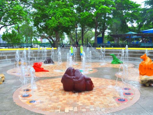 Steigerwaldt/Jockey Children’s Fountain - A delightful children’s splash park located on scenic Sarasota Bay. Open free to the public. Photo 3