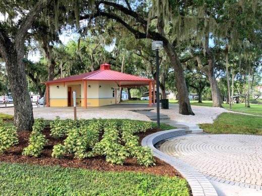 Dr. Martin Luther King Jr. Memorial Park - Public building with a kitchen, electrical outlets, a paved-brick performing circle and restrooms. Photo 2