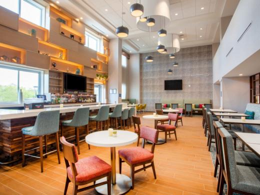 Cocoplum Bar and Lounge Photo 5