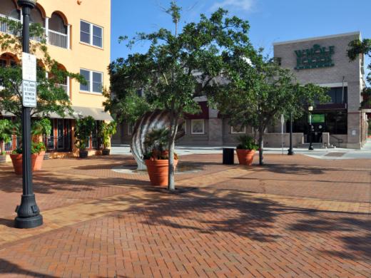 Lemon Avenue Mall Photo 2