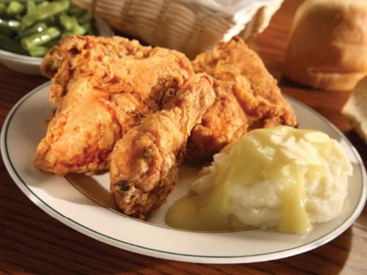 Der Dutchman broasted chicken with mashed potatoes and gravy. Photo 3