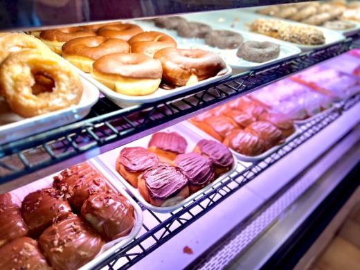 Der Dutchman Bakery Case - Der Dutchman freshly baked pastries. Photo 8