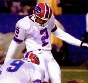 Steve Christie kicking in an NFL game.jpg