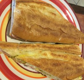 VanessaCaceres_MirnasCuban-CubanSandwich_5-21-19_VanessaCaceres.jpg