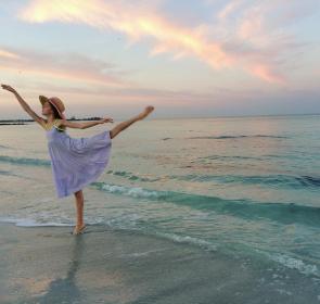 balletmom.by_.the_.ocean Instagram 1613-ig-1498692404798337816_4815745423.jpg