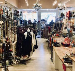 holiday-shopping-story----Beth-Luberecki_112917__OPT.jpg