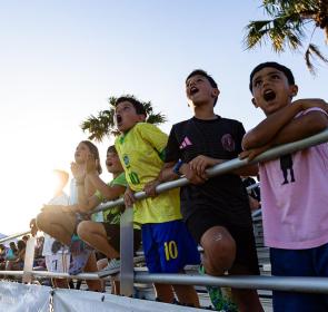 lakewood ranch crowd watching sarasota paradise play