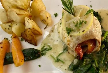Thursday Dinner for 2 with bottle of wine Photo