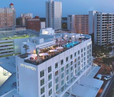 Art Ovation Hotel, Perspective Rooftop Bar
