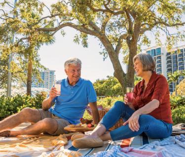 couple cooling down at the bay park