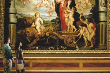 Ringling_Museum___Couple_Look_at_Painting_MilesArticleOpt_1.jpg
