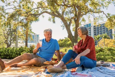 couple cooling down at the bay park