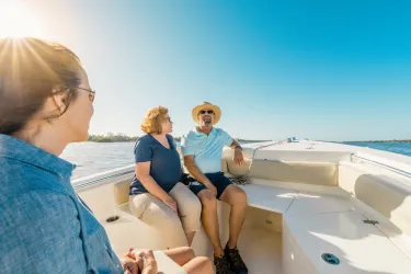 couple renting boat in sarasota