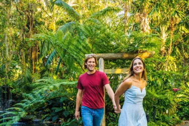 couple exploring selby gardens