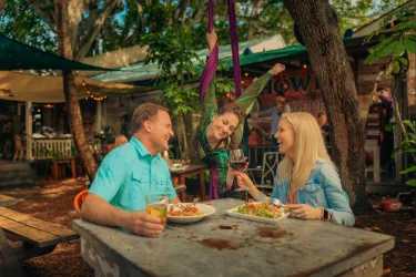 couple dining at owens fish camp in sarasota florida