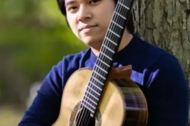 Classical Guitarist An Tran
