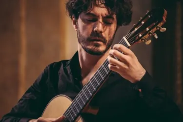Classical Guitarist Gabriel Bianco