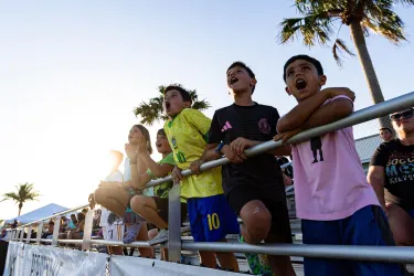 lakewood ranch crowd watching sarasota paradise play