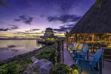 englewood's ligthouse grill at sunset