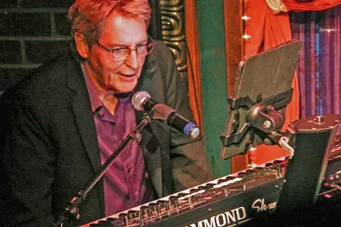 pianist Richard "STretch" Bruyn