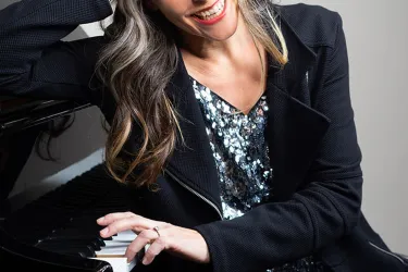 Pianist and vocalist Rebecca Richardson