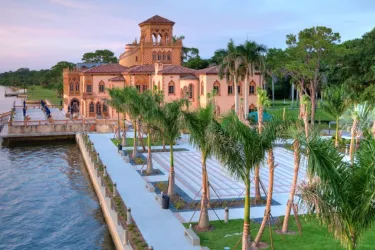 Ringling By They Bay