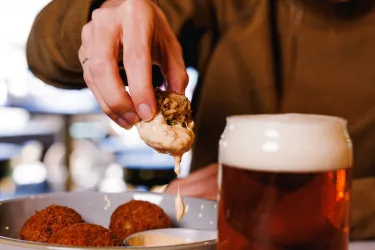 lucky 8 appetizer and beer in southside village