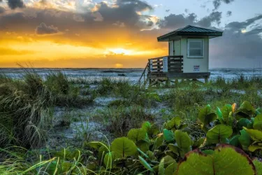 siesta key lighthouse at sunset