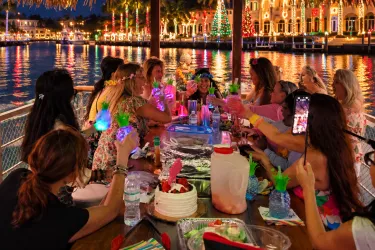 Holiday Lights Tiki Boat Toast